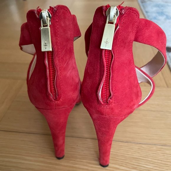 Kenneth Cole Brooke Sandal - Picture 3 of 3